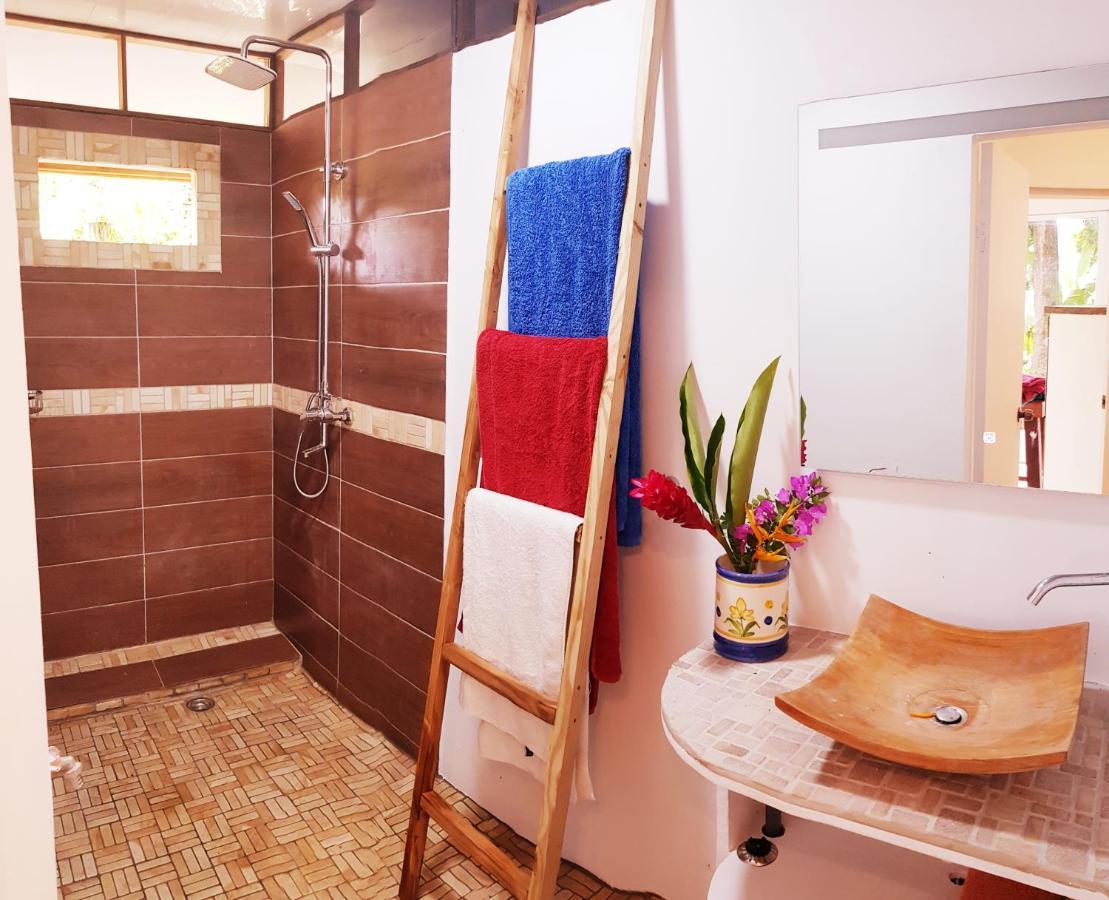 Huahine Manta Lodge Avec 4X4 Optionnel Haapu エクステリア 写真
